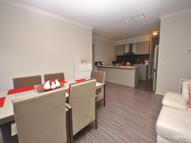 30 Chagall Parade, Clyde North VIC 3978