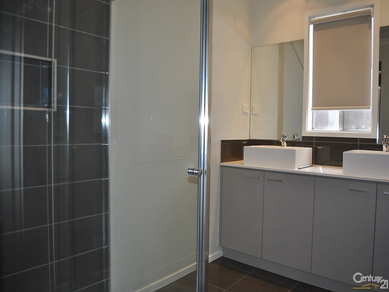 30 Chagall Parade, Clyde North VIC 3978