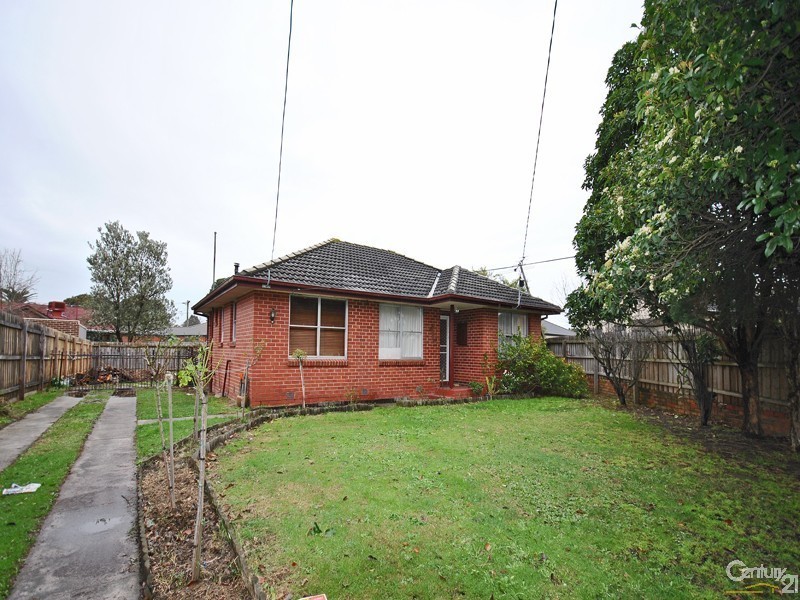 8 Camphor Court, Doveton VIC 3177