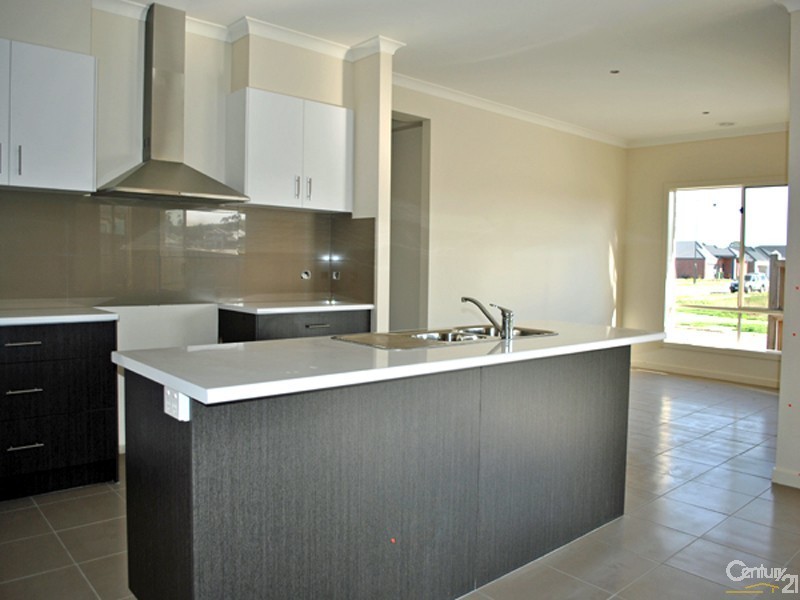 89 Arena Parade, Officer VIC 3809