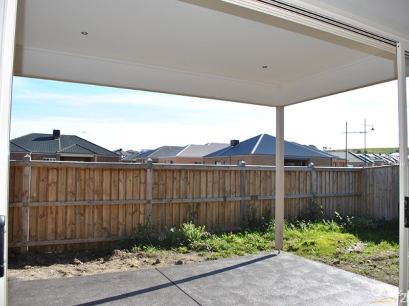 89 Arena Parade, Officer VIC 3809