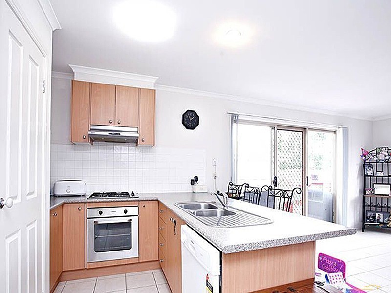 4 Larne Close, Berwick VIC 3806