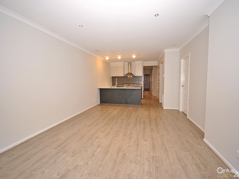 9 Brightstone Drive, Clyde North VIC 3978