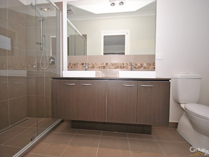 9 Brightstone Drive, Clyde North VIC 3978