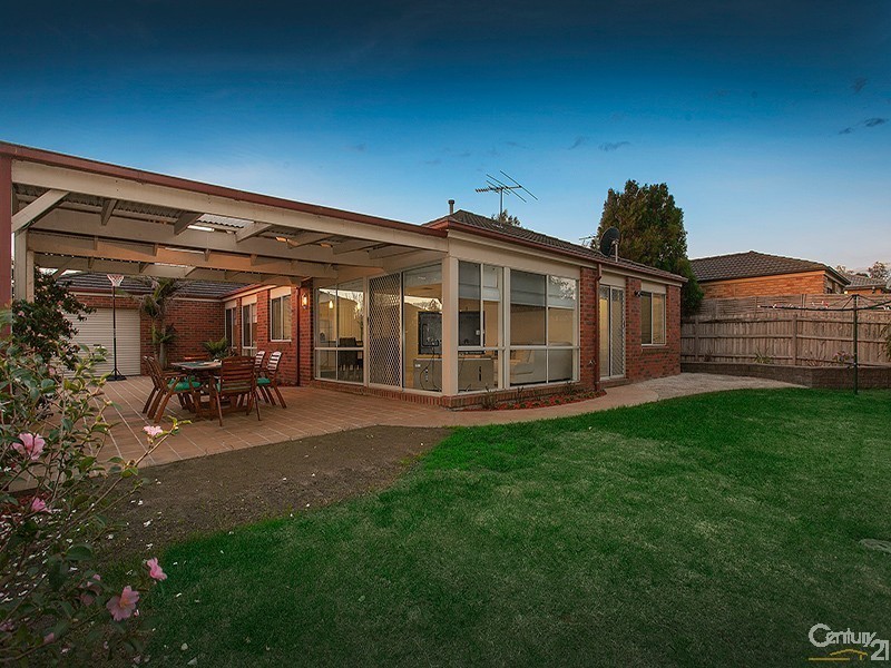 7 Farnborough Way, Berwick VIC 3806