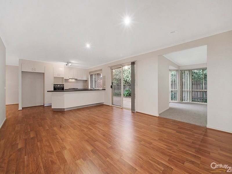 122 Strathaird Drive, Narre Warren South VIC 3805