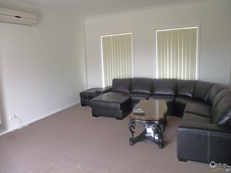 7 Amberley Drive, Pakenham VIC 3810
