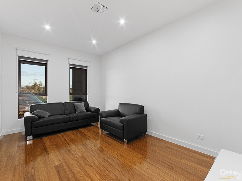 26 Spearwood Rise, Cranbourne West VIC 3977