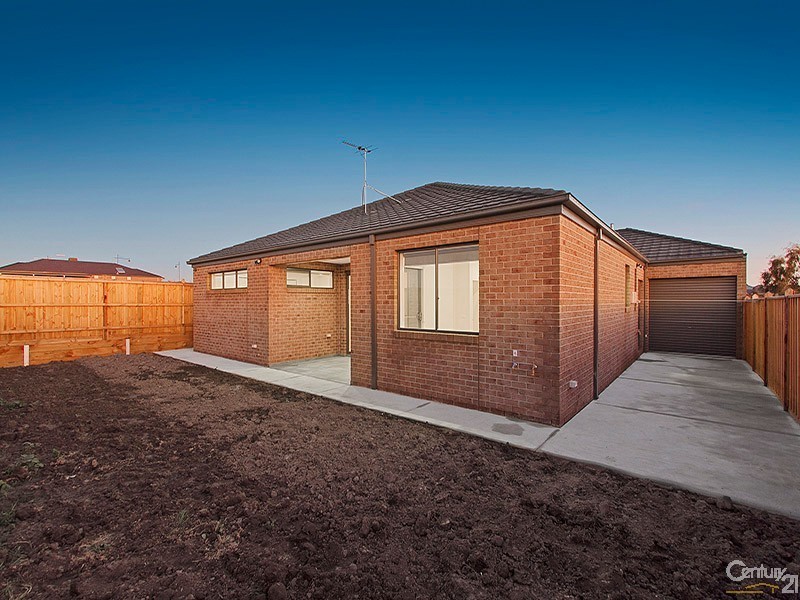 26 Spearwood Rise, Cranbourne West VIC 3977