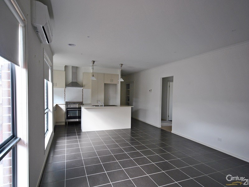 17 Peridot Avenue, Officer VIC 3809