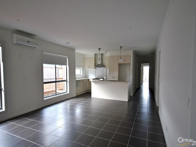 17 Peridot Avenue, Officer VIC 3809