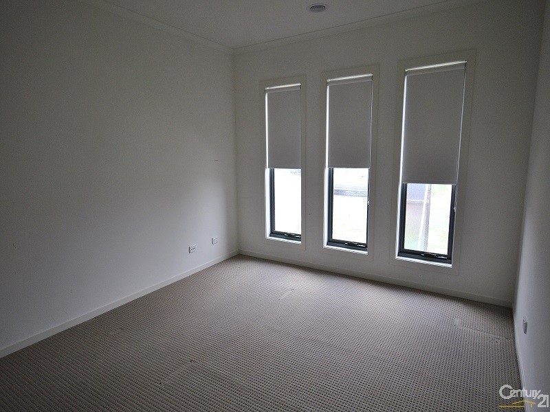 17 Peridot Avenue, Officer VIC 3809