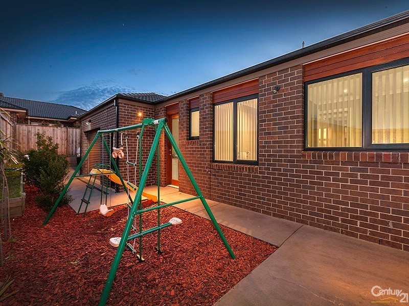 39 Everlasting Boulevard, Cranbourne West VIC 3977