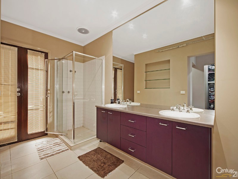 81 Skyline Way, Berwick VIC 3806