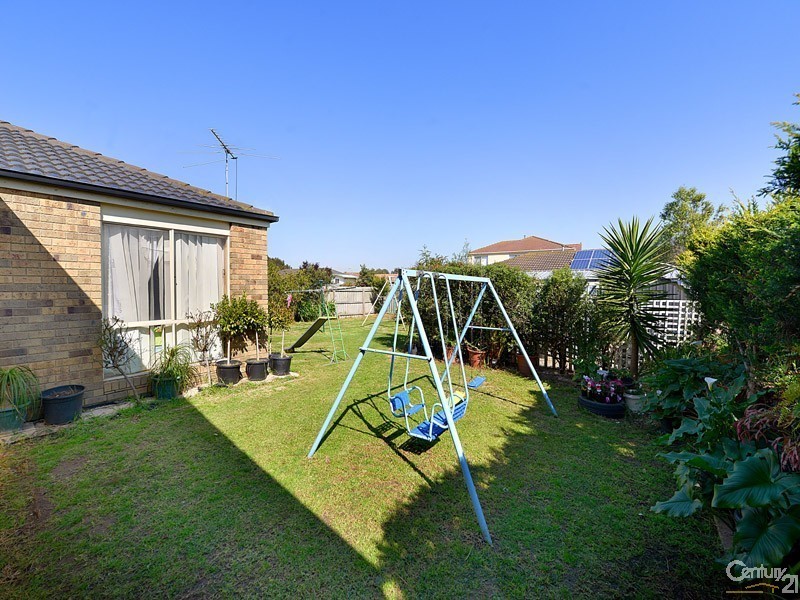 51 Sneddon Drive, Narre Warren South VIC 3805