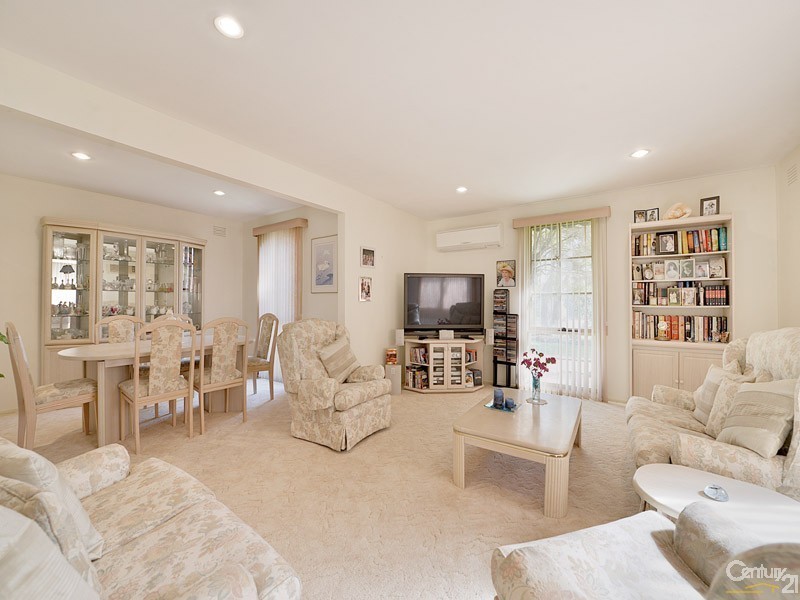 6 Kinarra Court, Springvale South VIC 3172