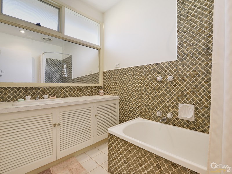 6 Kinarra Court, Springvale South VIC 3172