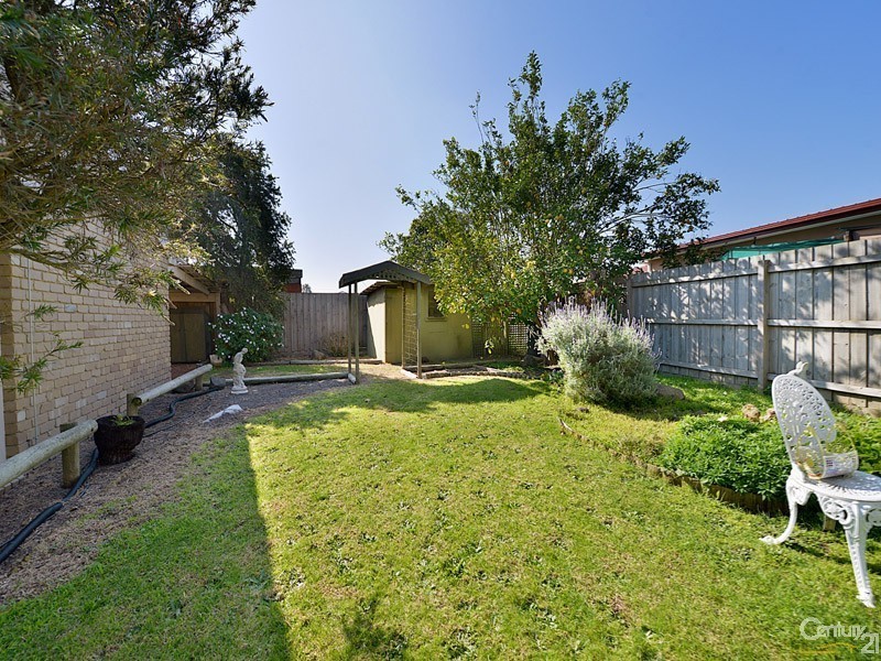 6 Kinarra Court, Springvale South VIC 3172