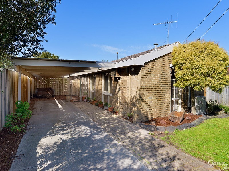 6 Kinarra Court, Springvale South VIC 3172
