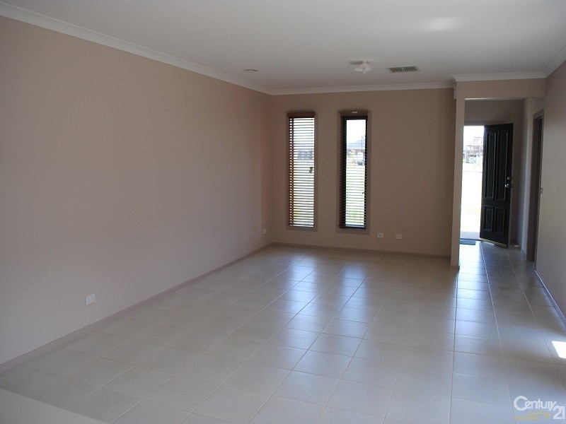 3 Pimpernel Place, Cranbourne North VIC 3977