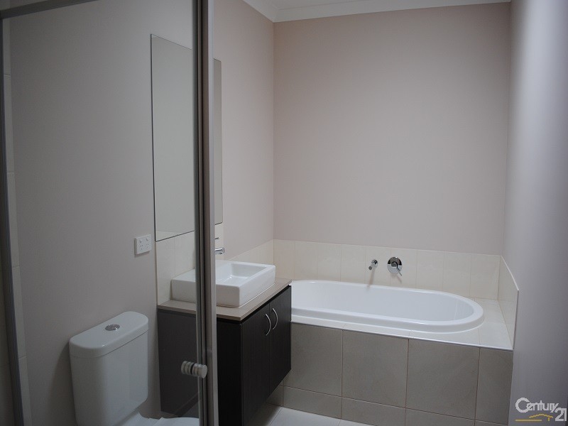 3 Pimpernel Place, Cranbourne North VIC 3977