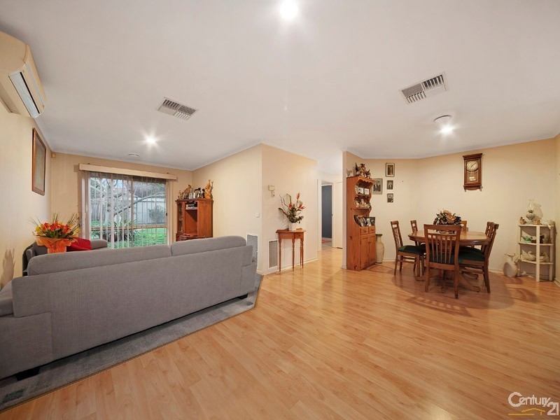 8 Browtop Road, Narre Warren VIC 3805