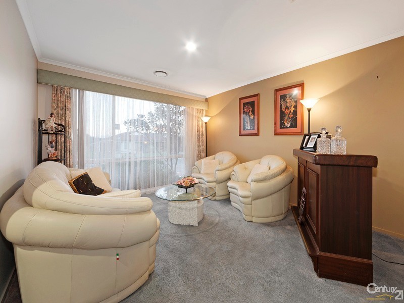 8 Browtop Road, Narre Warren VIC 3805