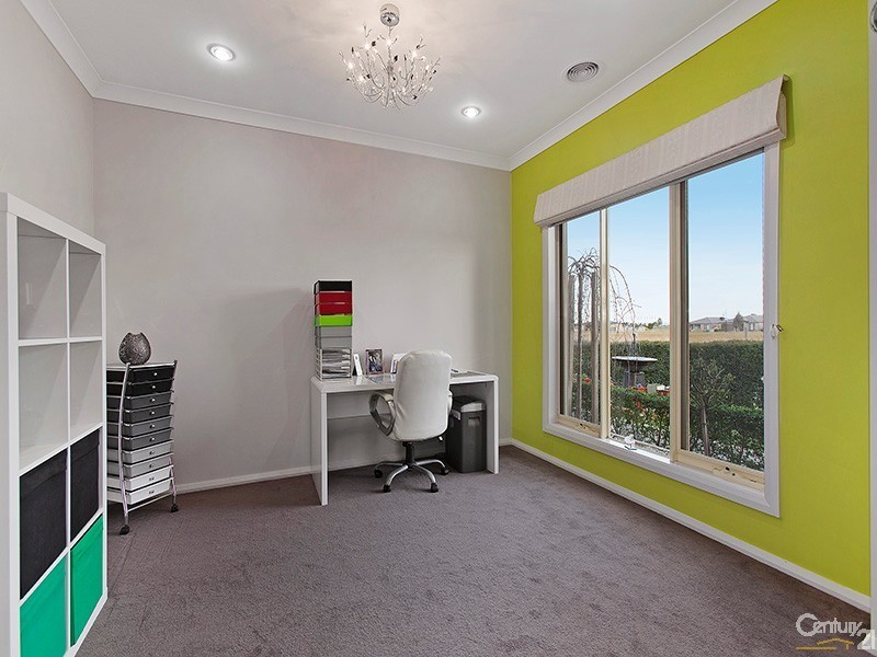 74 Webster Way, Pakenham VIC 3810