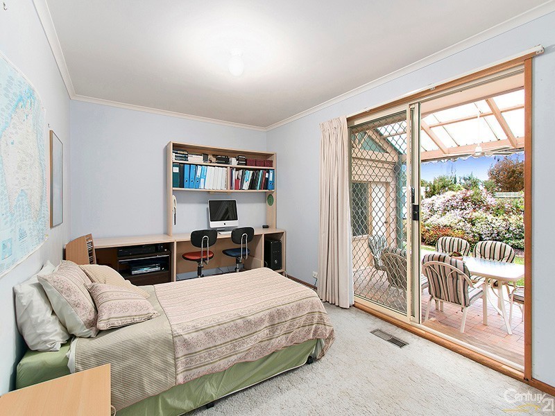 2 Tanunda Close, Narre Warren VIC 3805