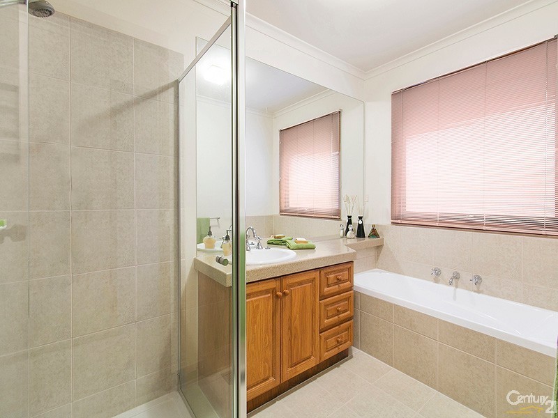 2 Tanunda Close, Narre Warren VIC 3805