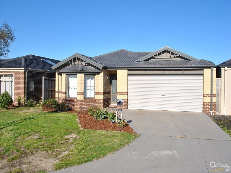 21 Evesham Street, Cranbourne North VIC 3977