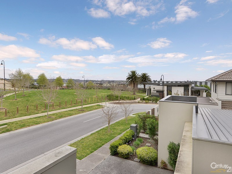 4 Meridian Circuit, Berwick VIC 3806