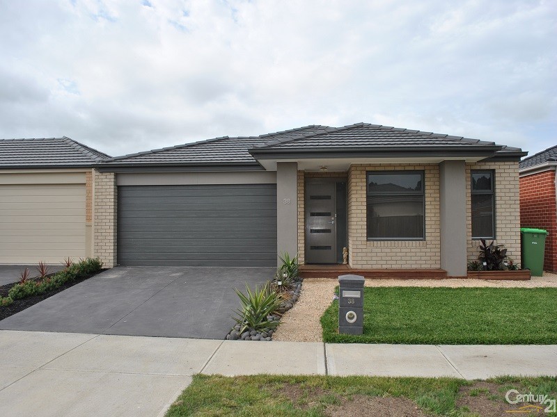 38 Cranbrook Circuit, Officer VIC 3809