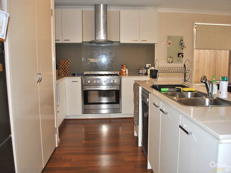 38 Cranbrook Circuit, Officer VIC 3809