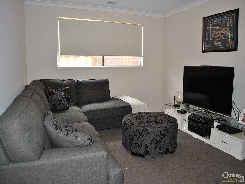 38 Cranbrook Circuit, Officer VIC 3809