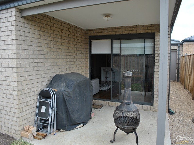 38 Cranbrook Circuit, Officer VIC 3809