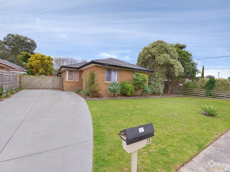 18 Floriana Avenue, Doveton VIC 3177