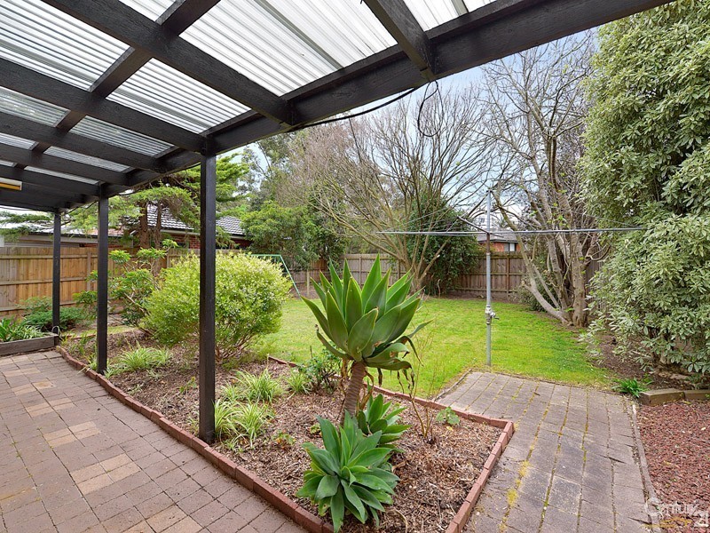 18 Floriana Avenue, Doveton VIC 3177