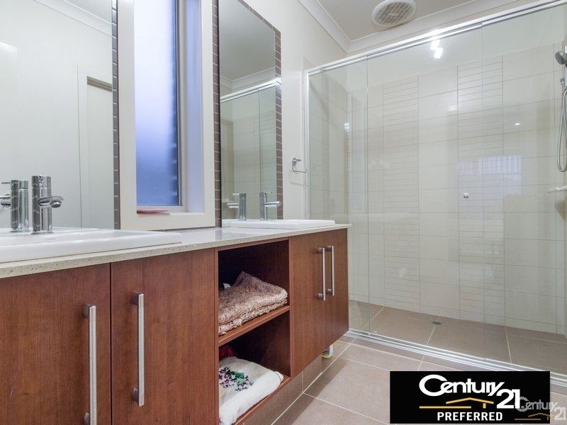 18 Stanhope Avenue, Berwick VIC 3806