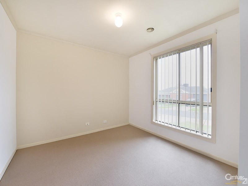 9 Howard Place, Berwick VIC 3806