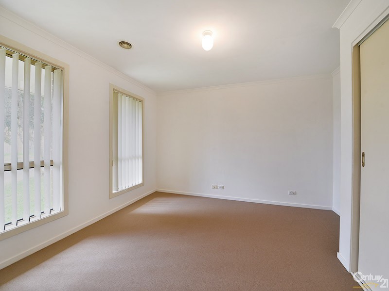 9 Howard Place, Berwick VIC 3806
