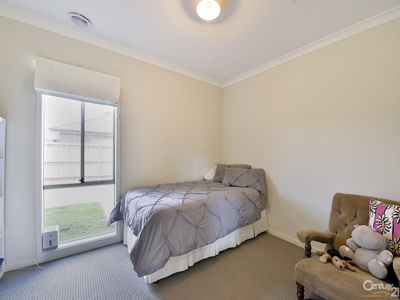 50  Evesham Street, Cranbourne North VIC 3977