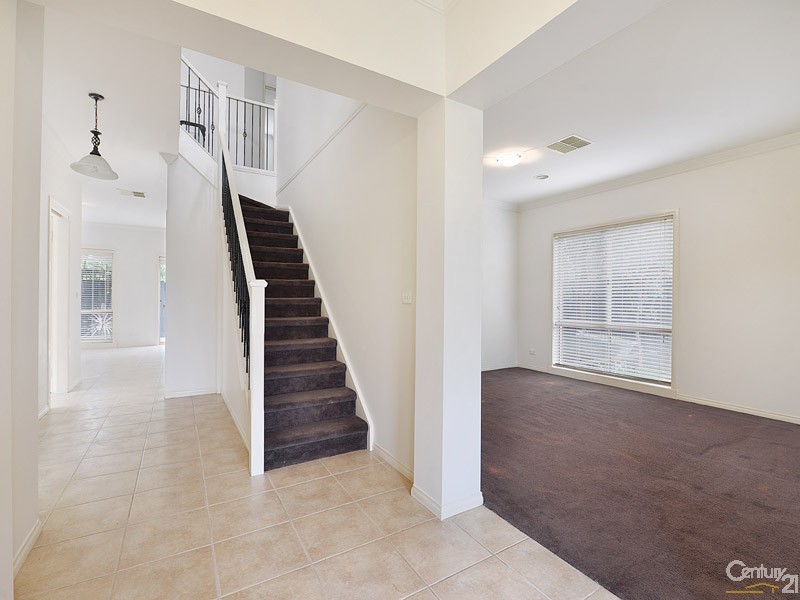 9 Rebecca Mac Court, Hallam VIC 3803