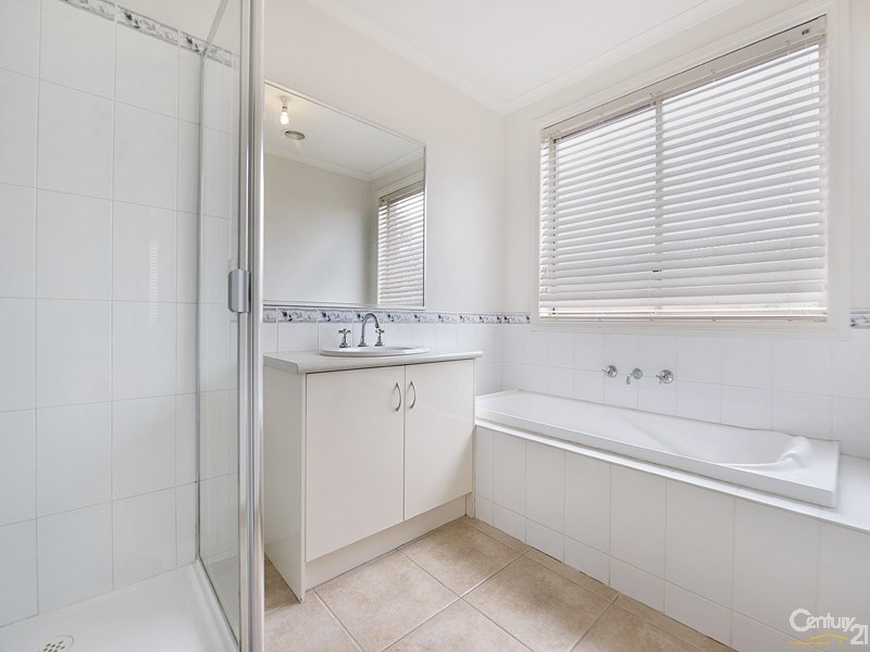 9 Rebecca Mac Court, Hallam VIC 3803