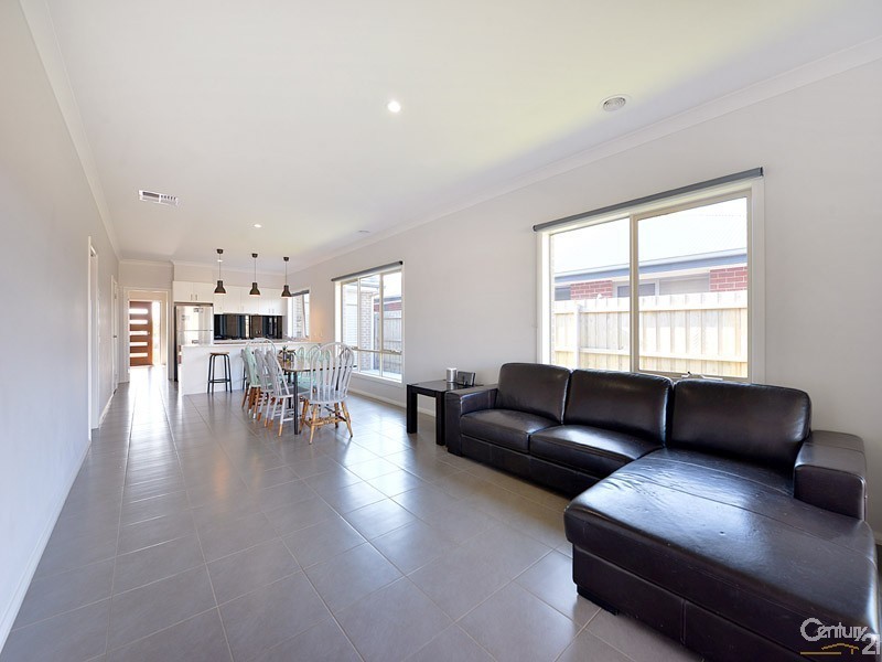 14 Jasmine Grove, Officer VIC 3809