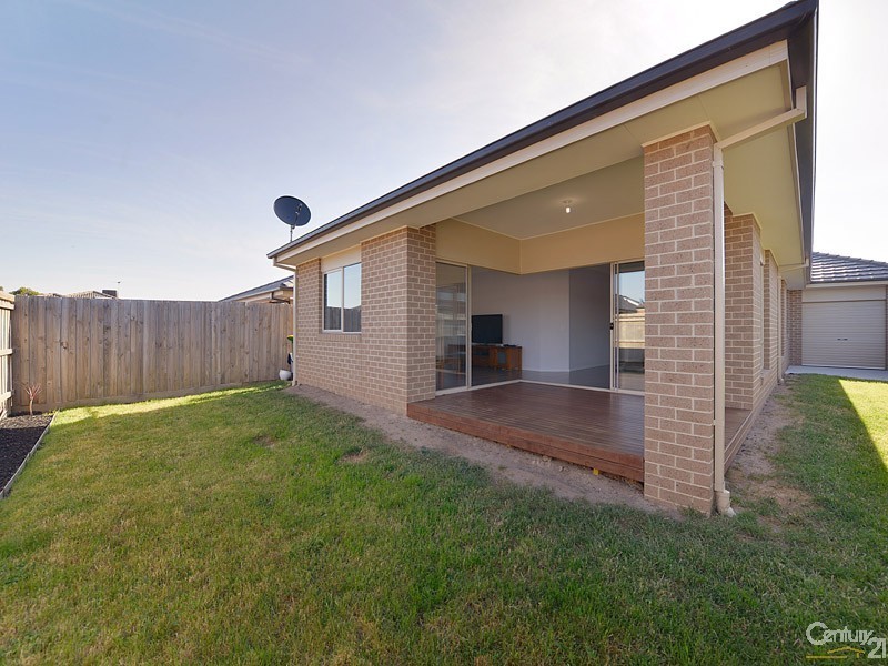 14 Jasmine Grove, Officer VIC 3809