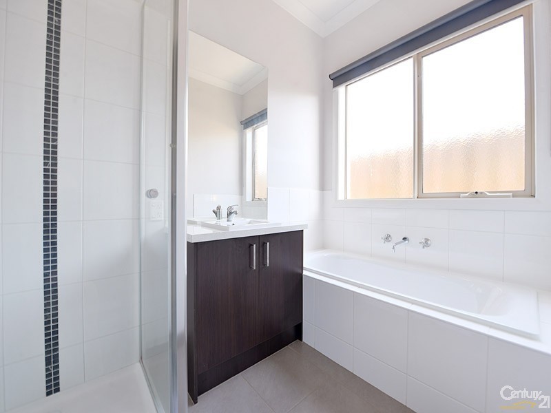 14 Jasmine Grove, Officer VIC 3809