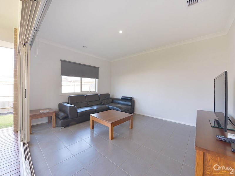 14 Jasmine Grove, Officer VIC 3809