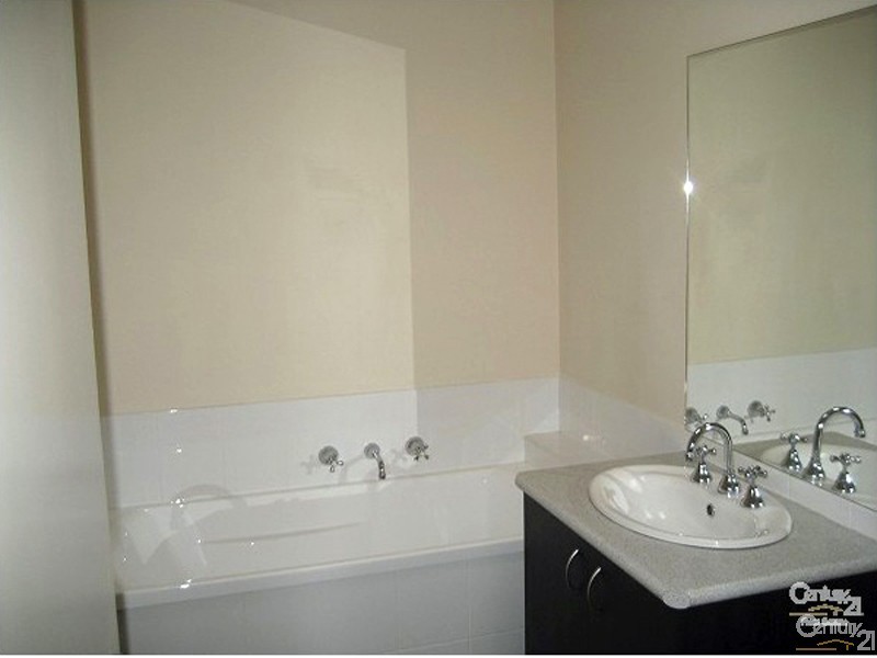 66 The Parkway, Pakenham VIC 3810