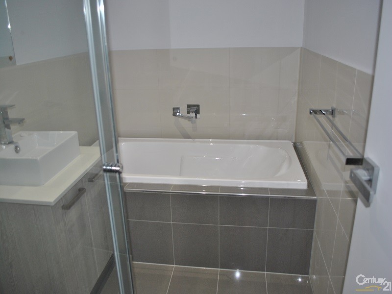11E Hughes Crescent, Dandenong North VIC 3175